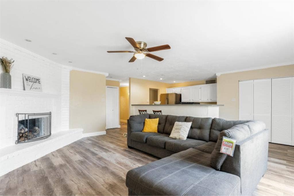 House room for rent $