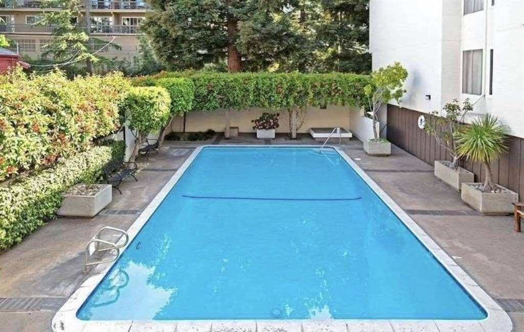 Roommate wanted in Oakland/Temescal
