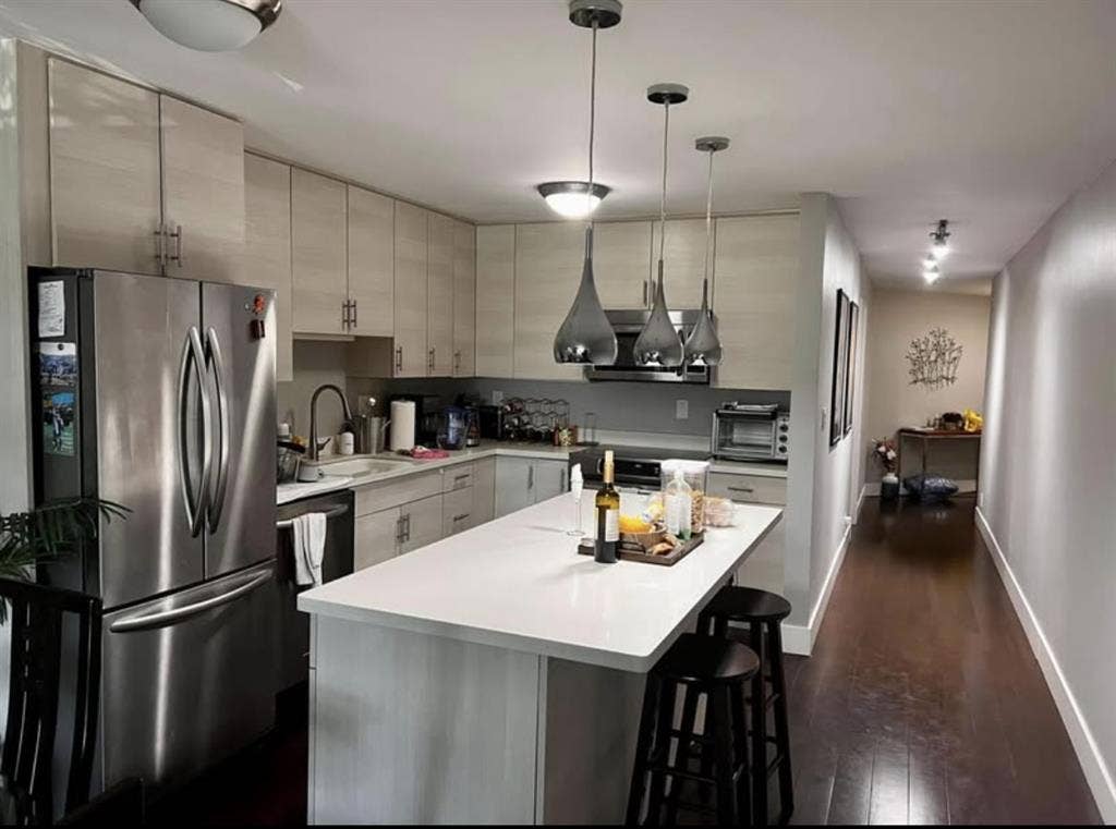 Roommate wanted in Oakland/Temescal