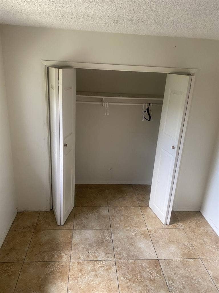 Searching for chill roommate