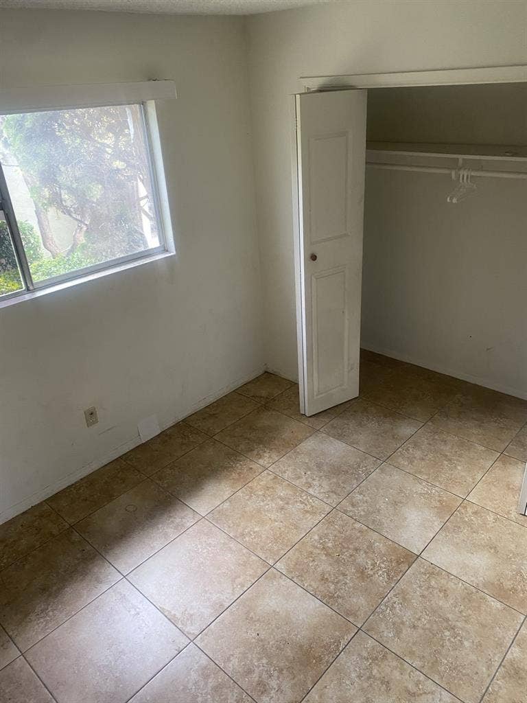 Searching for chill roommate