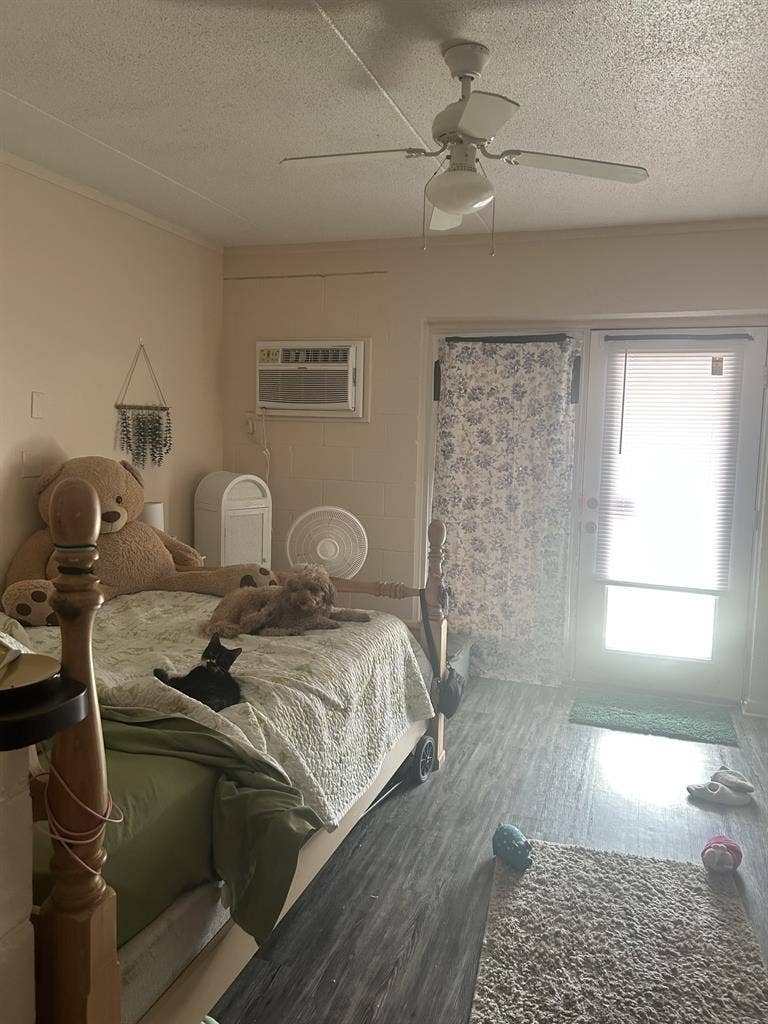 Studio available for rent!