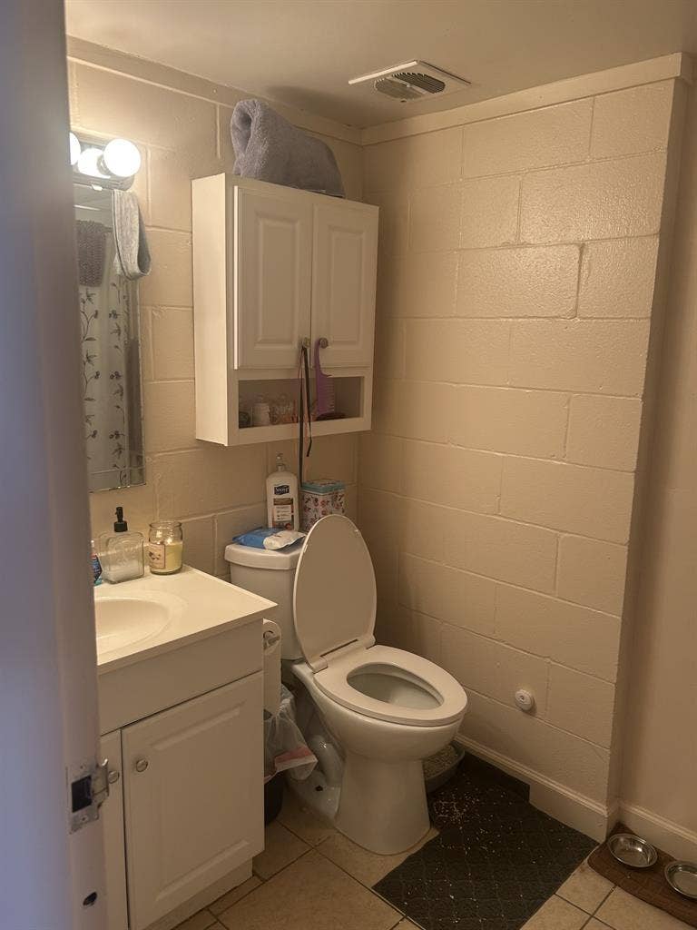 Studio available for rent!