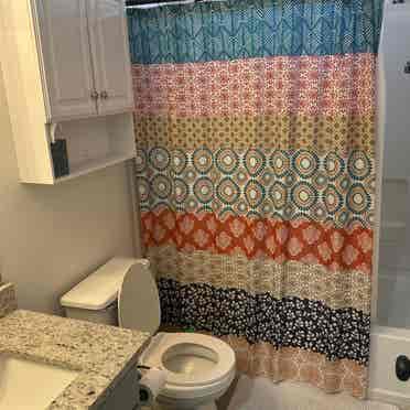 Room w/ bathroom for rent in Aug