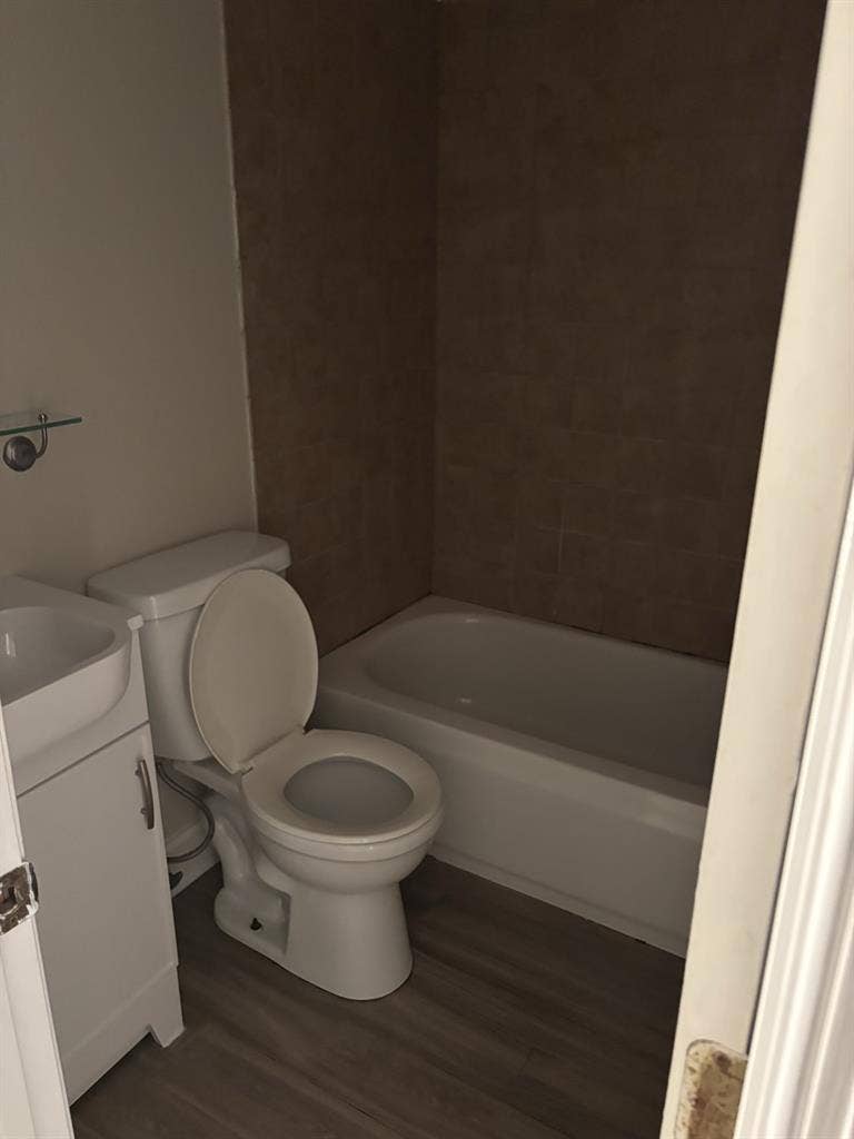 Single room with personal bathroom