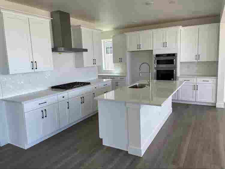 2 rooms available in new built home
