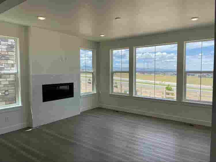 2 rooms available in new built home