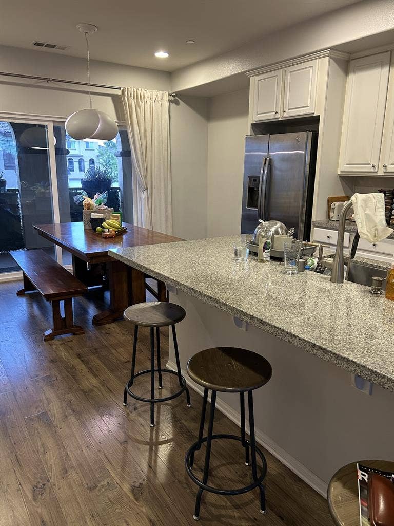 Private Room in townhouse
