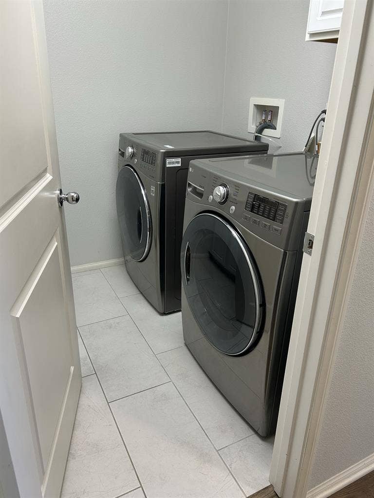 Private Room in townhouse