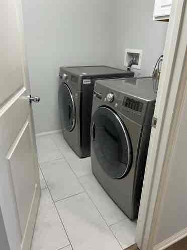 Private Room in townhouse