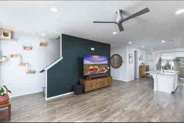 Private Room in townhouse