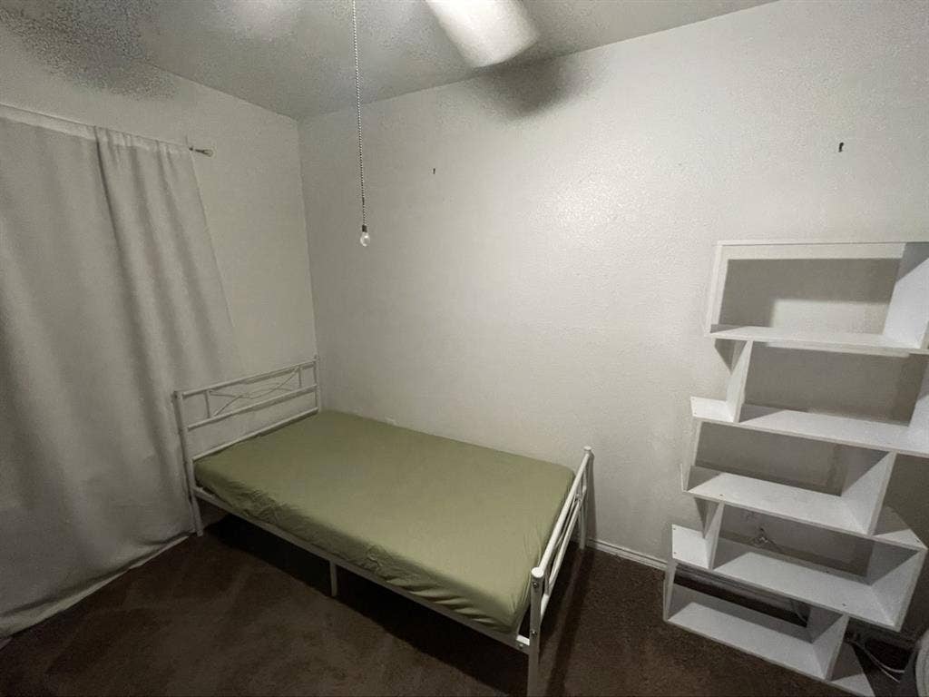 $ single room Far West Side