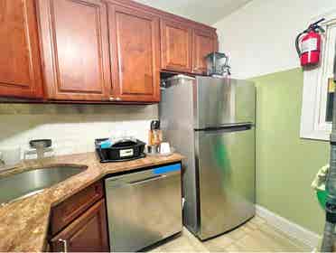 Super large 4 bedroom apartment