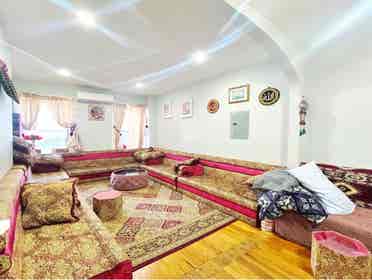 Super large 4 bedroom apartment