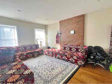 Super large 4 bedroom apartment