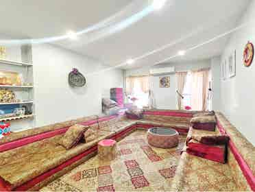 Super large 4 bedroom apartment