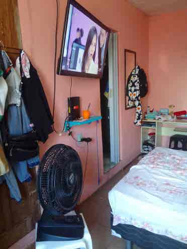 Alugo quarto somente para mulheres
