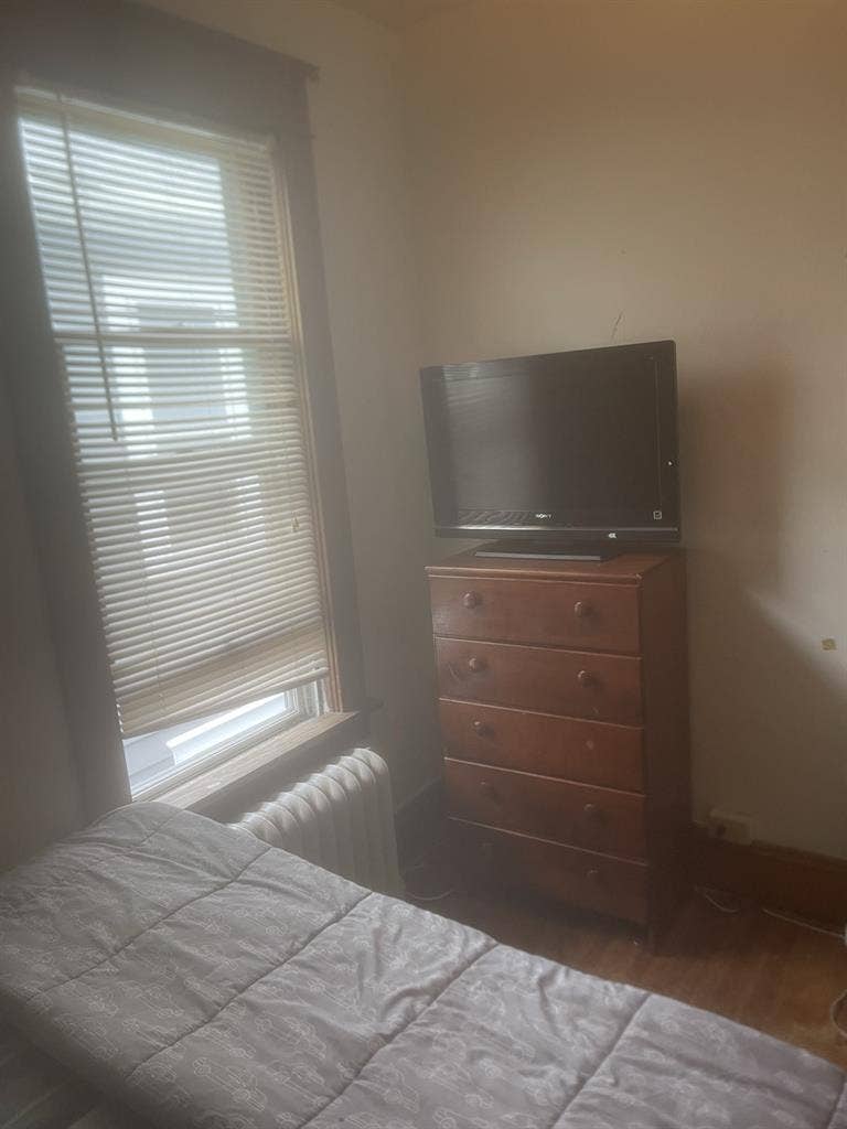 Furnished room