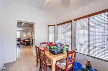 UofA campus Roommates needed!