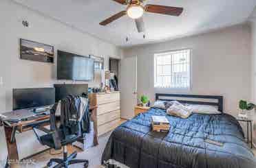 UofA campus Roommates needed!