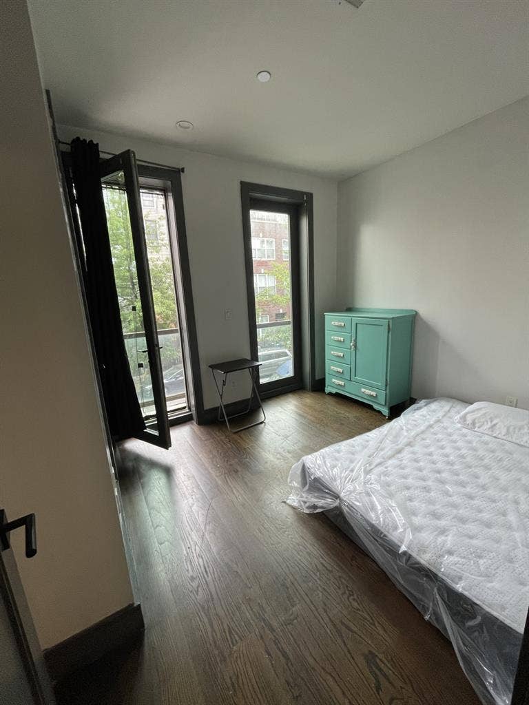 Seeking roommate for June move in