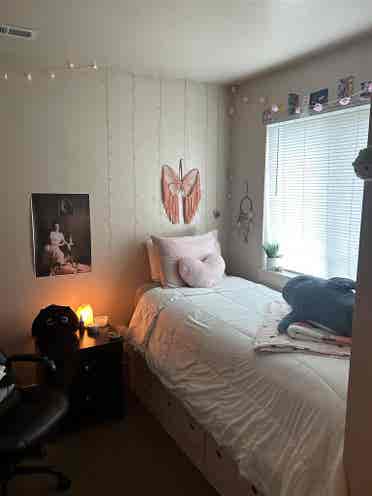Selling my F priv bed/bath lease!!!