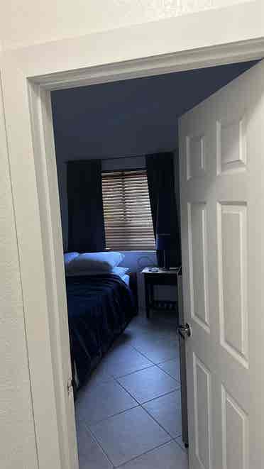 Furnished Room w own Bathroom