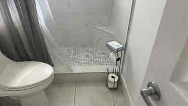 Furnished Room w own Bathroom