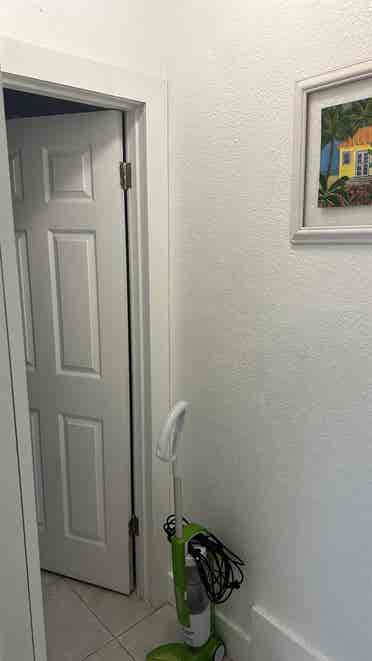 Furnished Room w own Bathroom