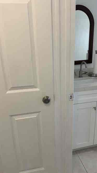 Furnished Room w own Bathroom