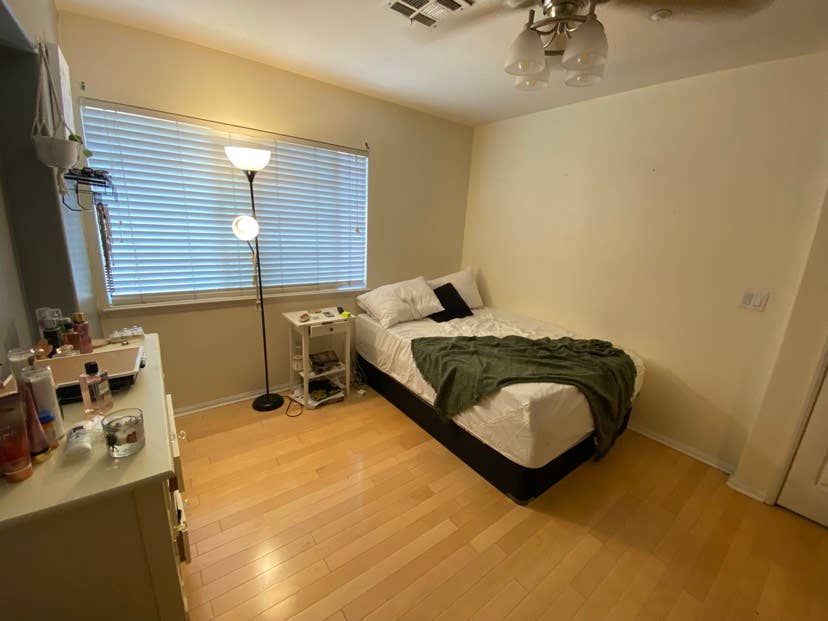 Masters Room with own Parking Spot