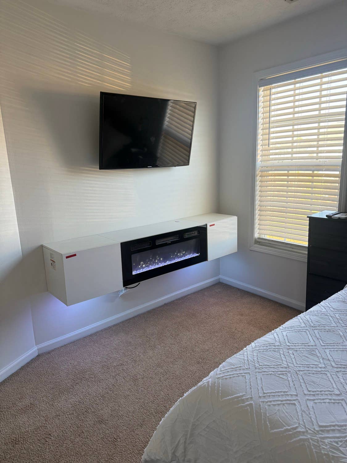 Private Bedroom In Beautiful Home