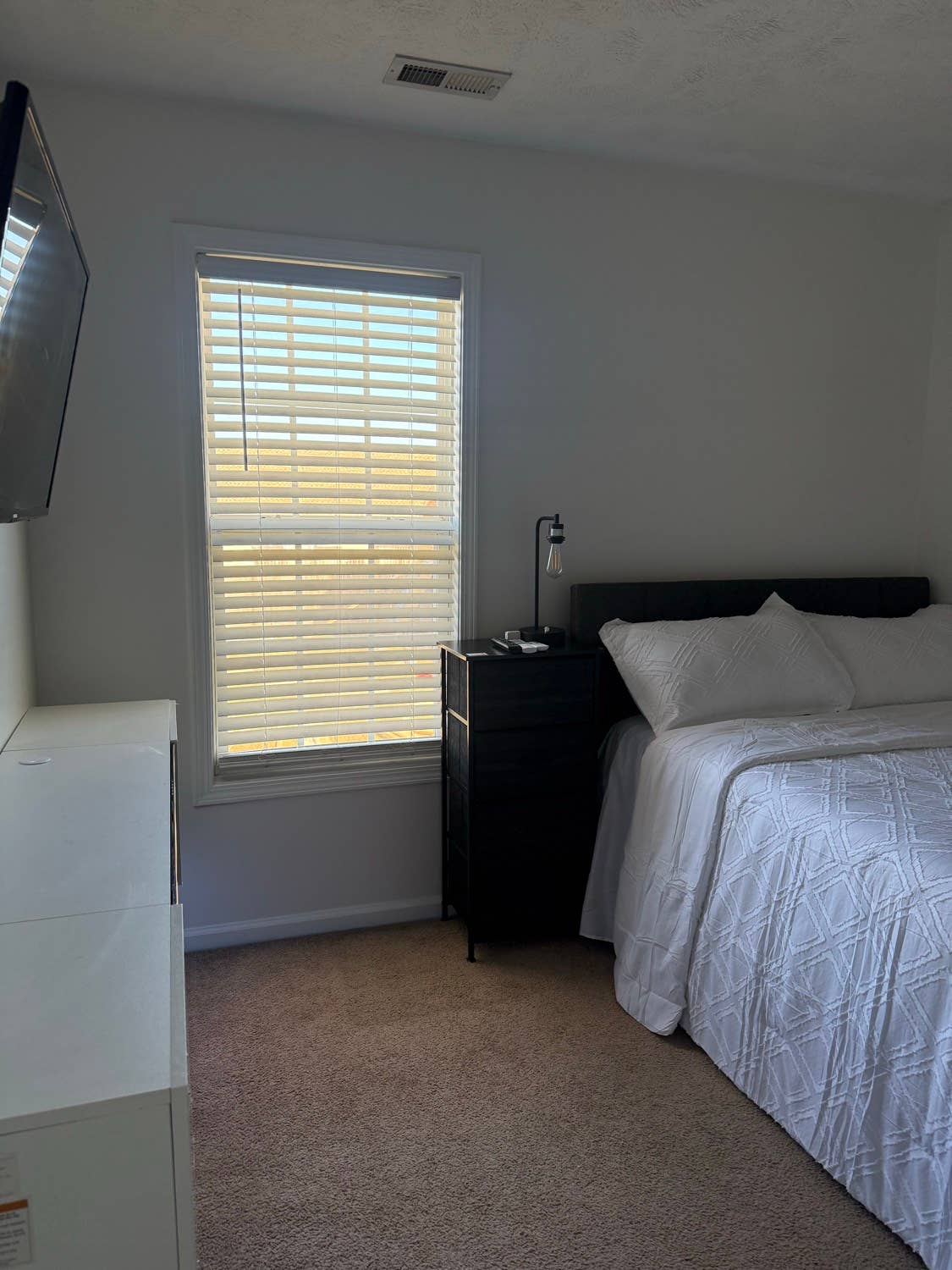 Private Bedroom In Beautiful Home