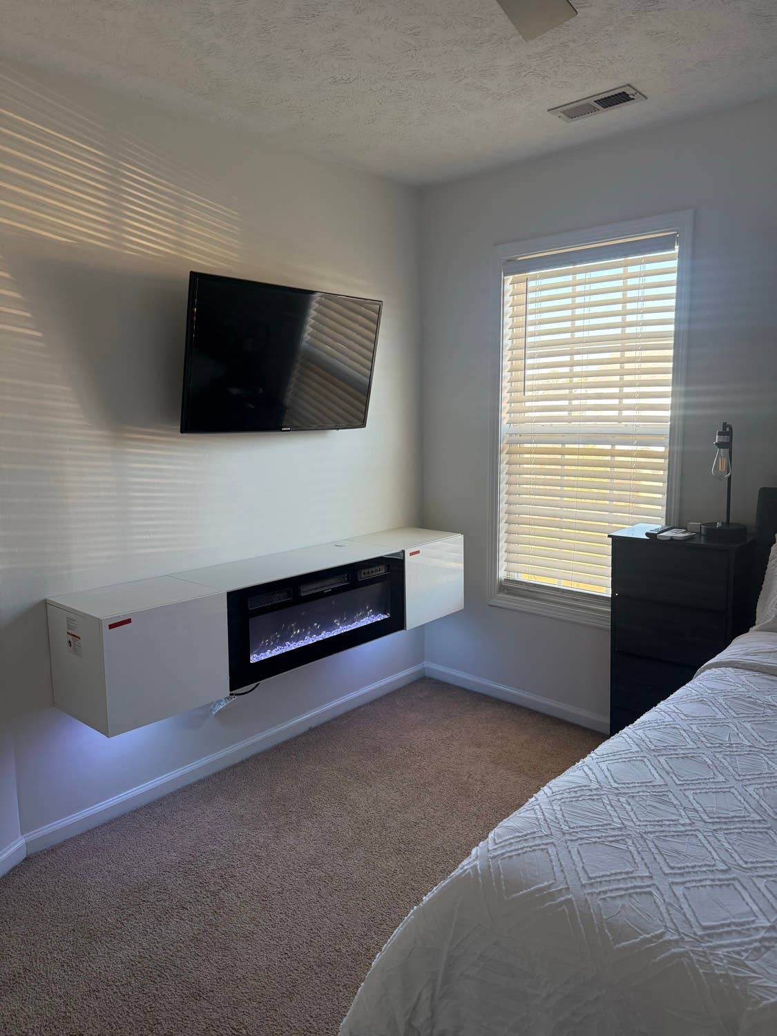 Private Bedroom In Beautiful Home