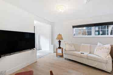 Ground level suite  bath