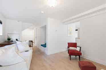 Ground level suite  bath