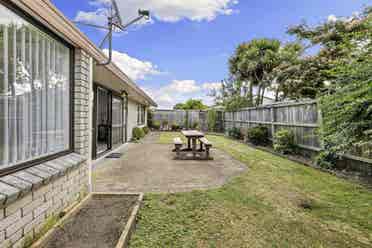 2 Bedrooms For Rent