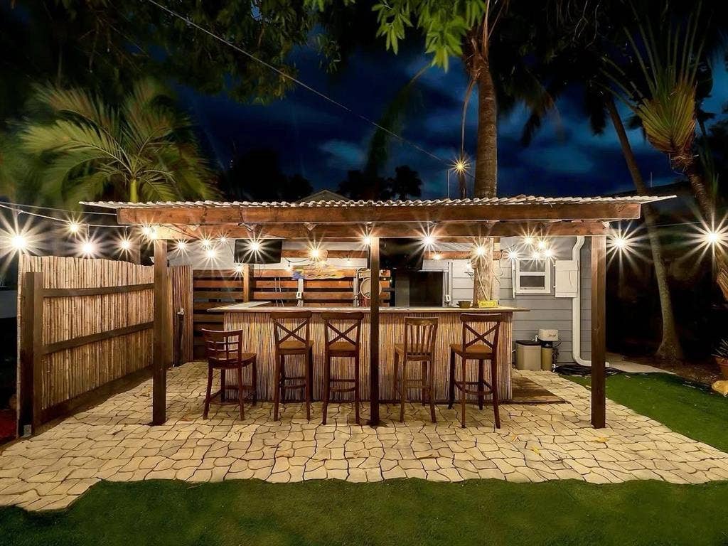 Room Close to Downtown West Palm