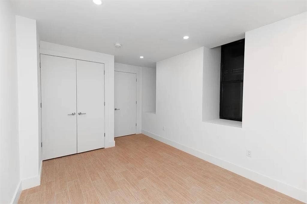 West Village Room Duplex With Patio