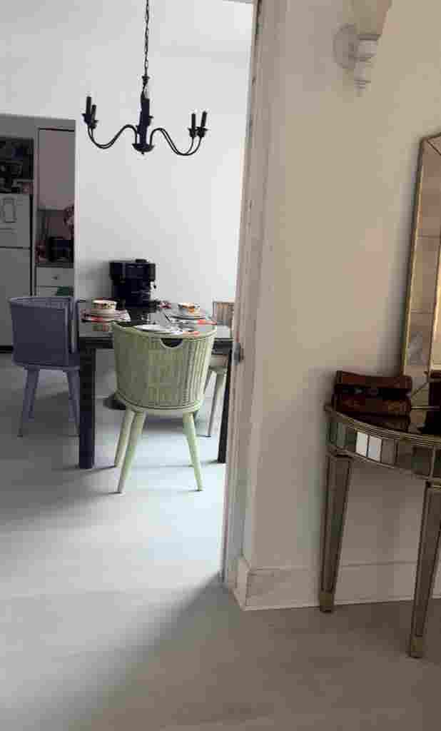 Sunny bedroom-3 min walk to beach