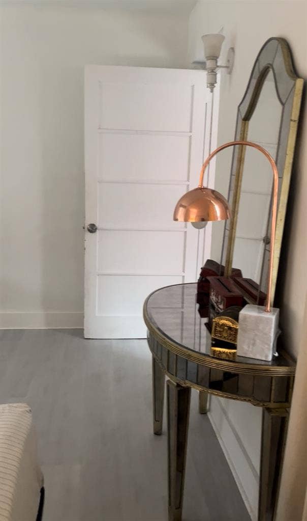 Sunny bedroom-3 min walk to beach