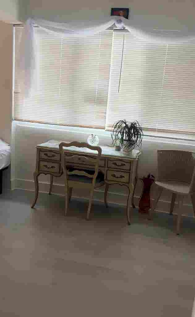 Sunny bedroom-3 min walk to beach
