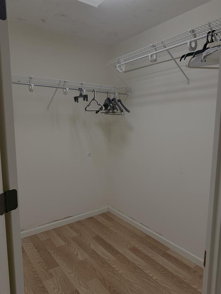 Master Suite w/Private Bath