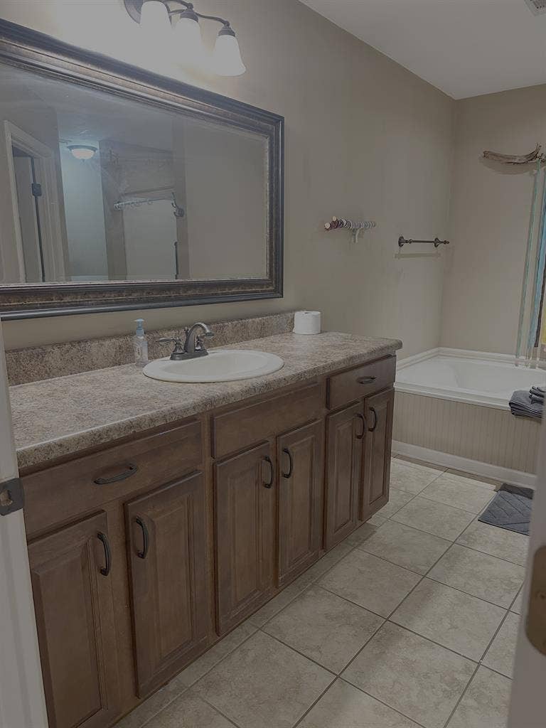 Master Suite w/Private Bath