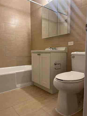 ✨Spacious Room in Midtown South✨