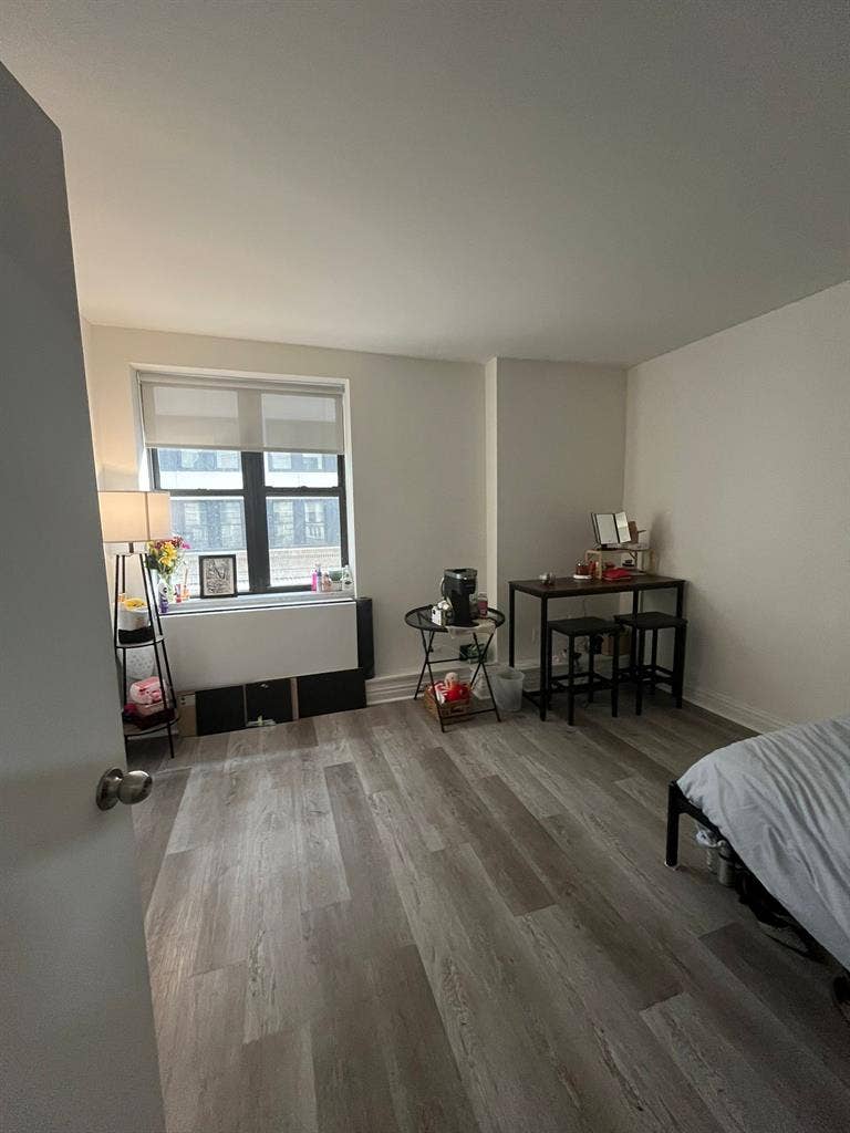 ✨Spacious Room in Midtown South✨