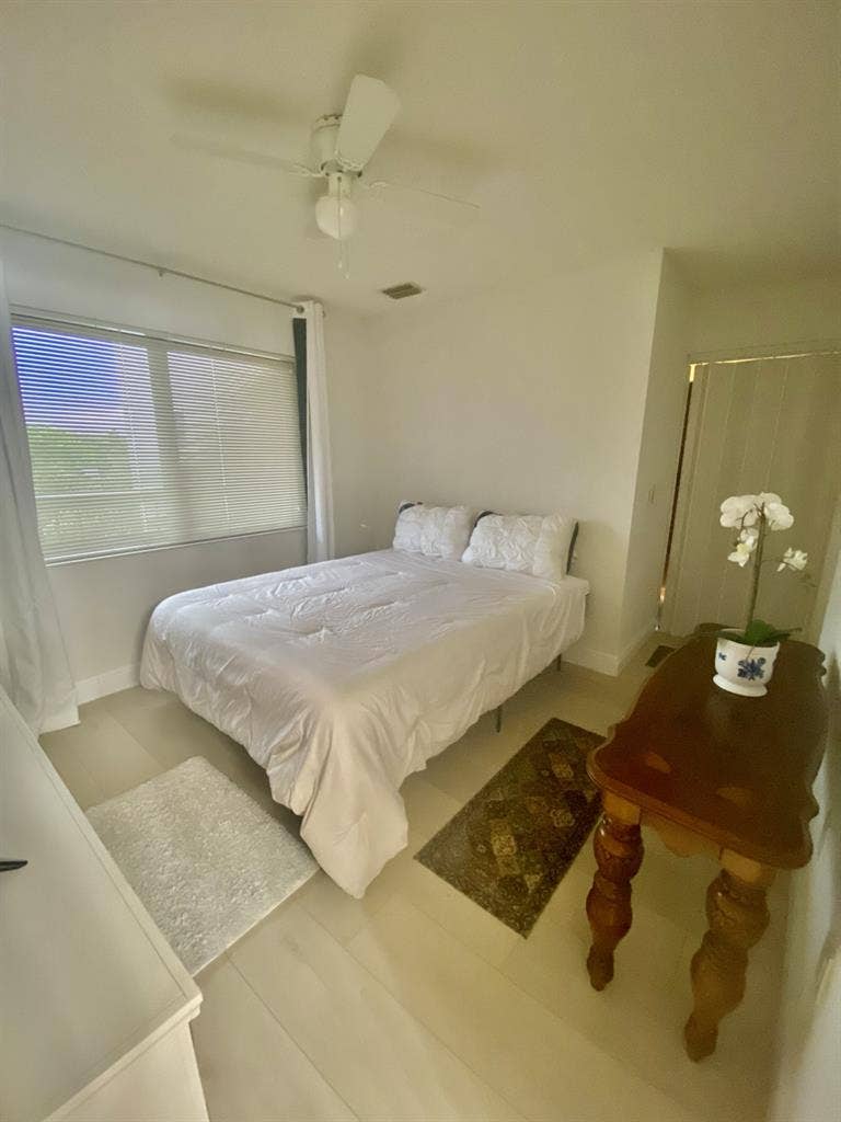 Room with End-Suite Bathroom