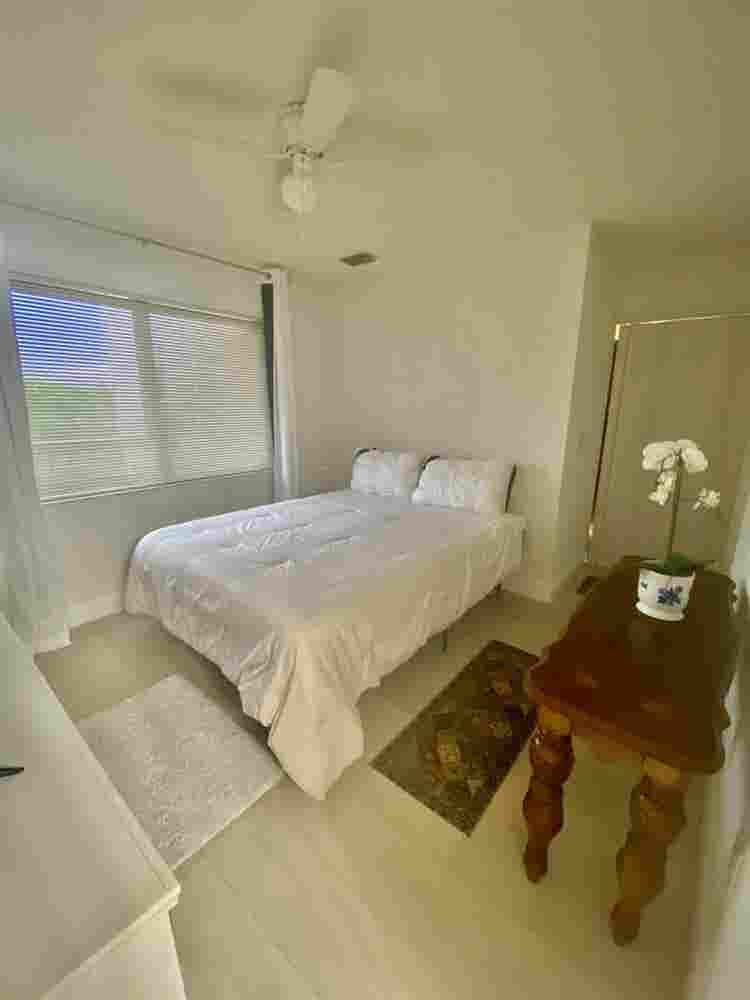 Room with End-Suite Bathroom