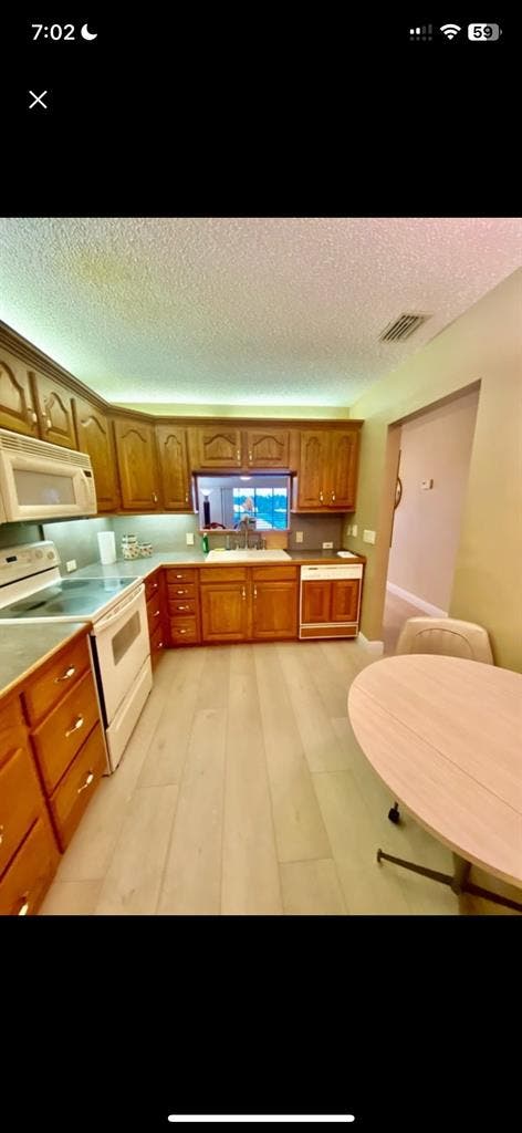 Room with End-Suite Bathroom