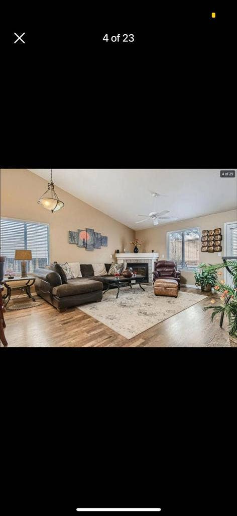 Looking for one roommate